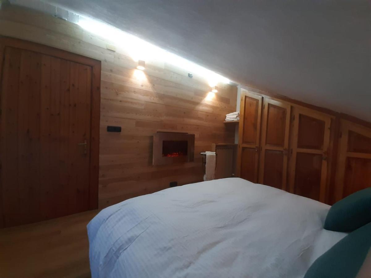 Ferienwohnung Mansarda Roulette Saint-Vincent Exterior foto